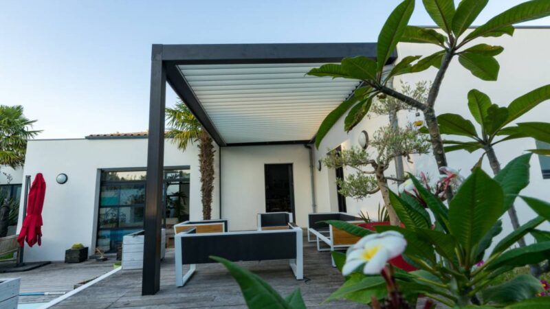 Pergola bioclimatique : l’aménagement sur mesure de votre extérieur