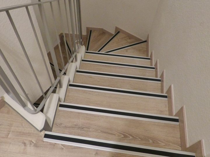 Choisir le bon monte escalier pour son domicile